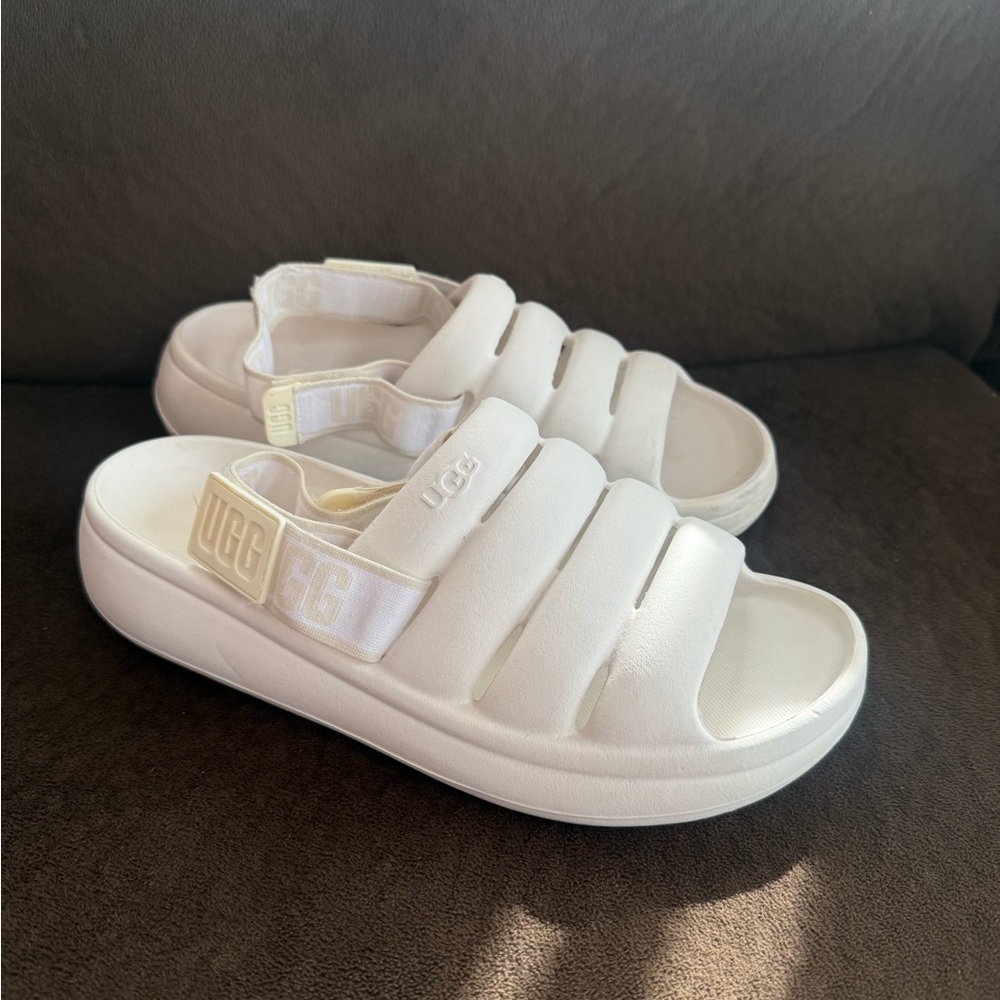 UGG platform slides 🤍
